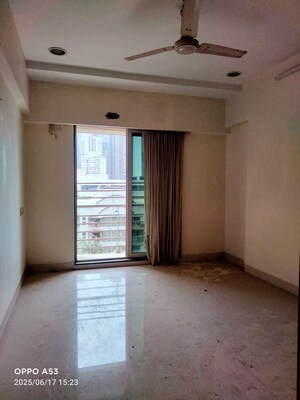 Room in 3 BHK Apartment at Cosmos Majestic, Prabhadevi – for Sale