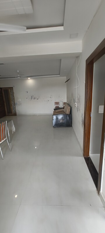 Living Room in 2 BHK Apartment at Mansarovar Extension – for Rent