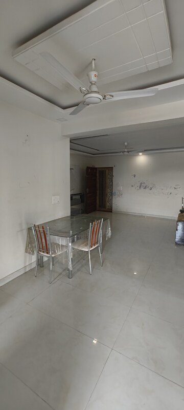 Living Room in 2 BHK Apartment at Mansarovar Extension – for Rent