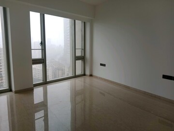 Room in 3 BHK Apartment at Worli – for Sale