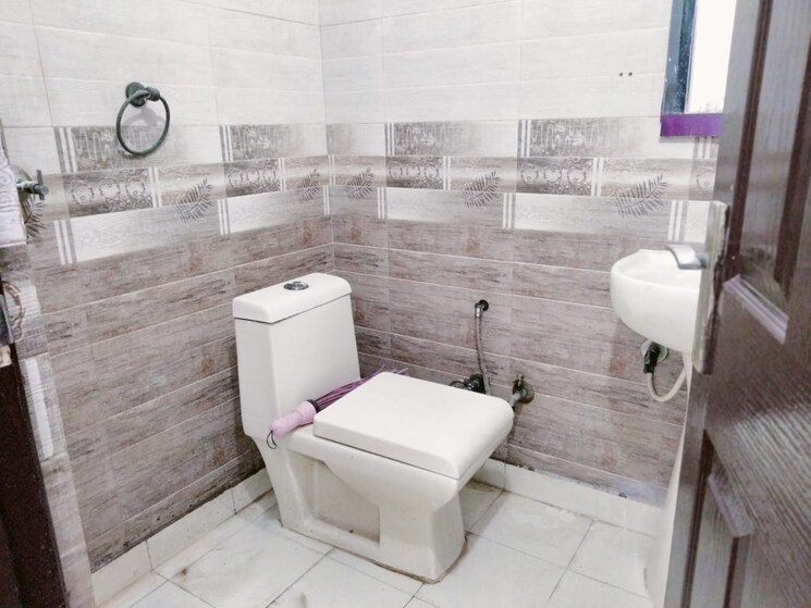 Bathroom, panchsheel enclave 2 Bedroom 920 Sq.Ft. Apartment In Panchsheel Enclave Ghaziabad 8946421
