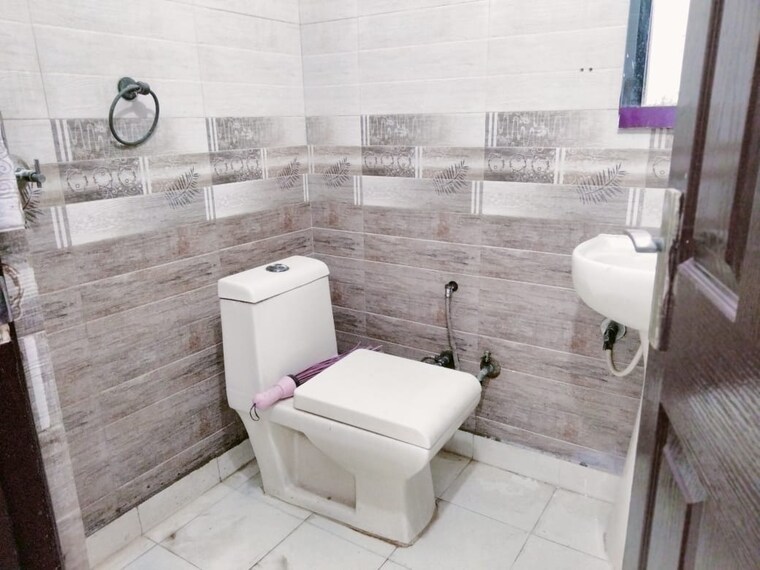 Bathroom, panchsheel enclave 2 Bedroom 920 Sq.Ft. Apartment In Panchsheel Enclave Ghaziabad 8946421