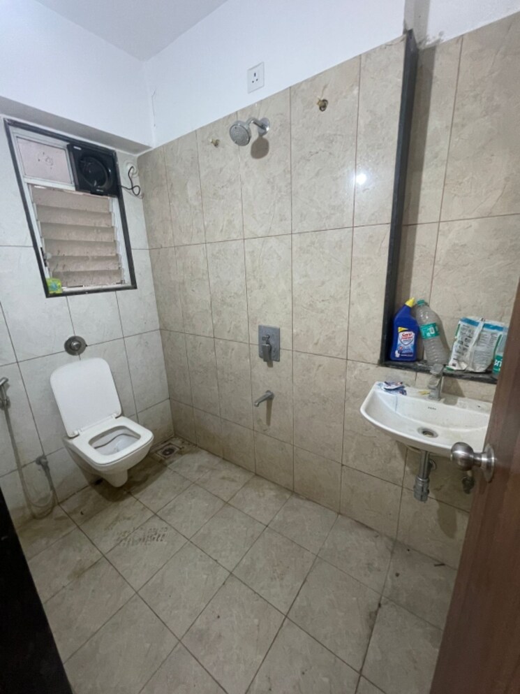 Bathroom, sneh-akshay-anantam 2 Bedroom 680 Sq.Ft. Apartment In Wakad Pune 8946399