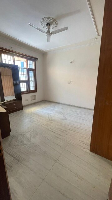 Room in 2 BHK Independent House at Sector 4 – for Rent