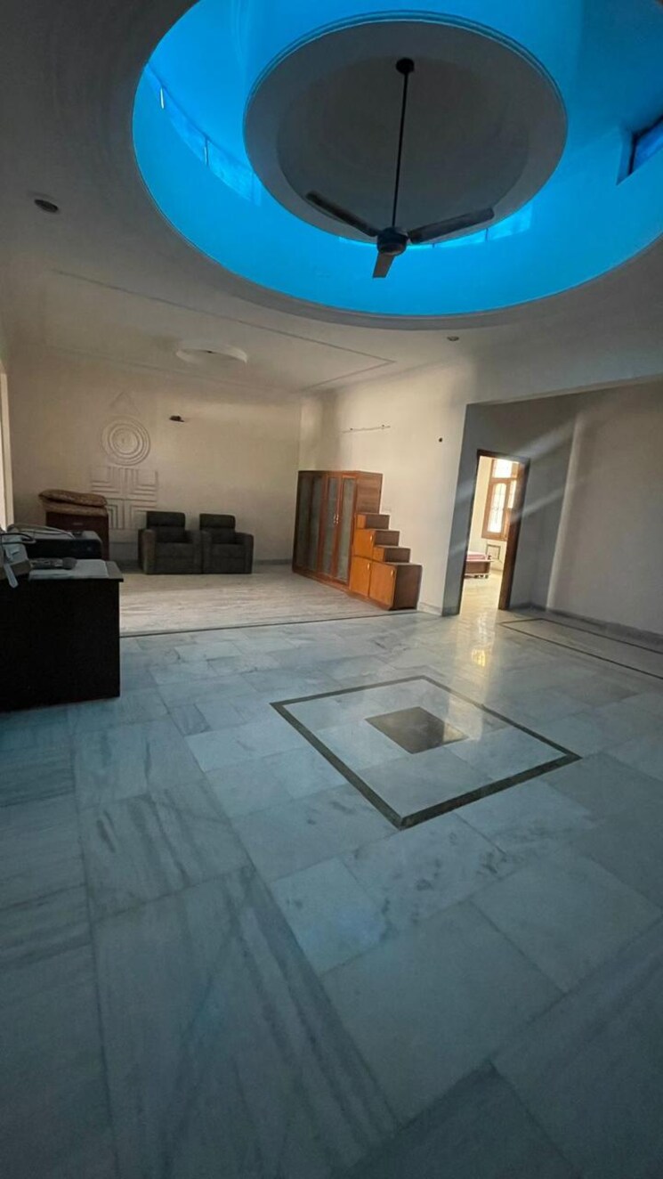  Parking, sector 4 2 Bedroom 1200 Sq.Ft. Independent House In Sector 4 Panchkula 8946400