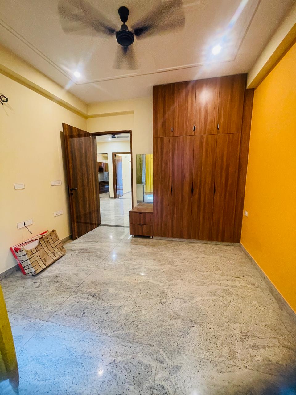 2.5 BHK + Servant Room Apartment For Rent in Pioneer Park Phase 1