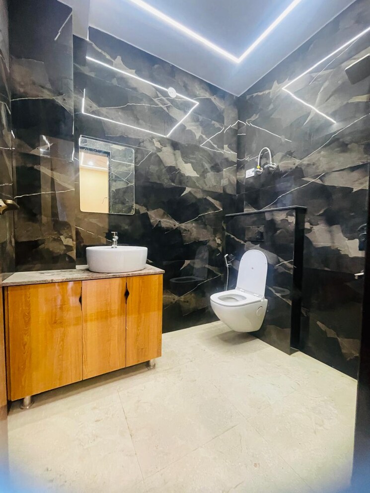 Master Bedroom, pioneer-park-phase-1 2.5 Bedroom 1380 Sq.Ft. Apartment In Sector 61 Gurgaon 8946430