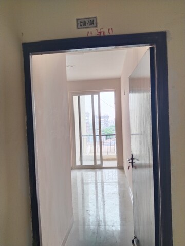Room in 3 BHK Apartment at Amrapali Dream Valley, Tech Zone 4 Greater Noida – for Rent
