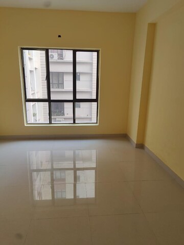 Room in 3 BHK Apartment at Primarc Southwinds, Rajpur – for Sale