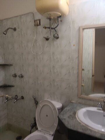 Bathroom in 2 BHK Builder Floor at Unitech Arcadia, South City 2 – for Rent