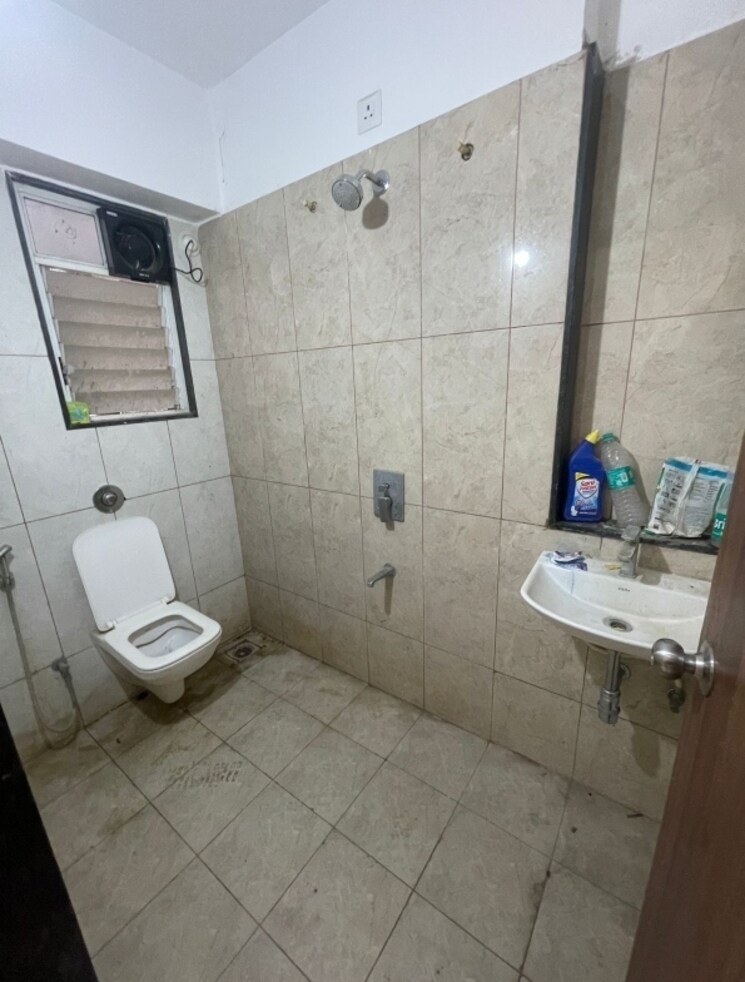 Bathroom, sneh-akshay-anantam 2 Bedroom 680 Sq.Ft. Apartment In Wakad Pune 8946452