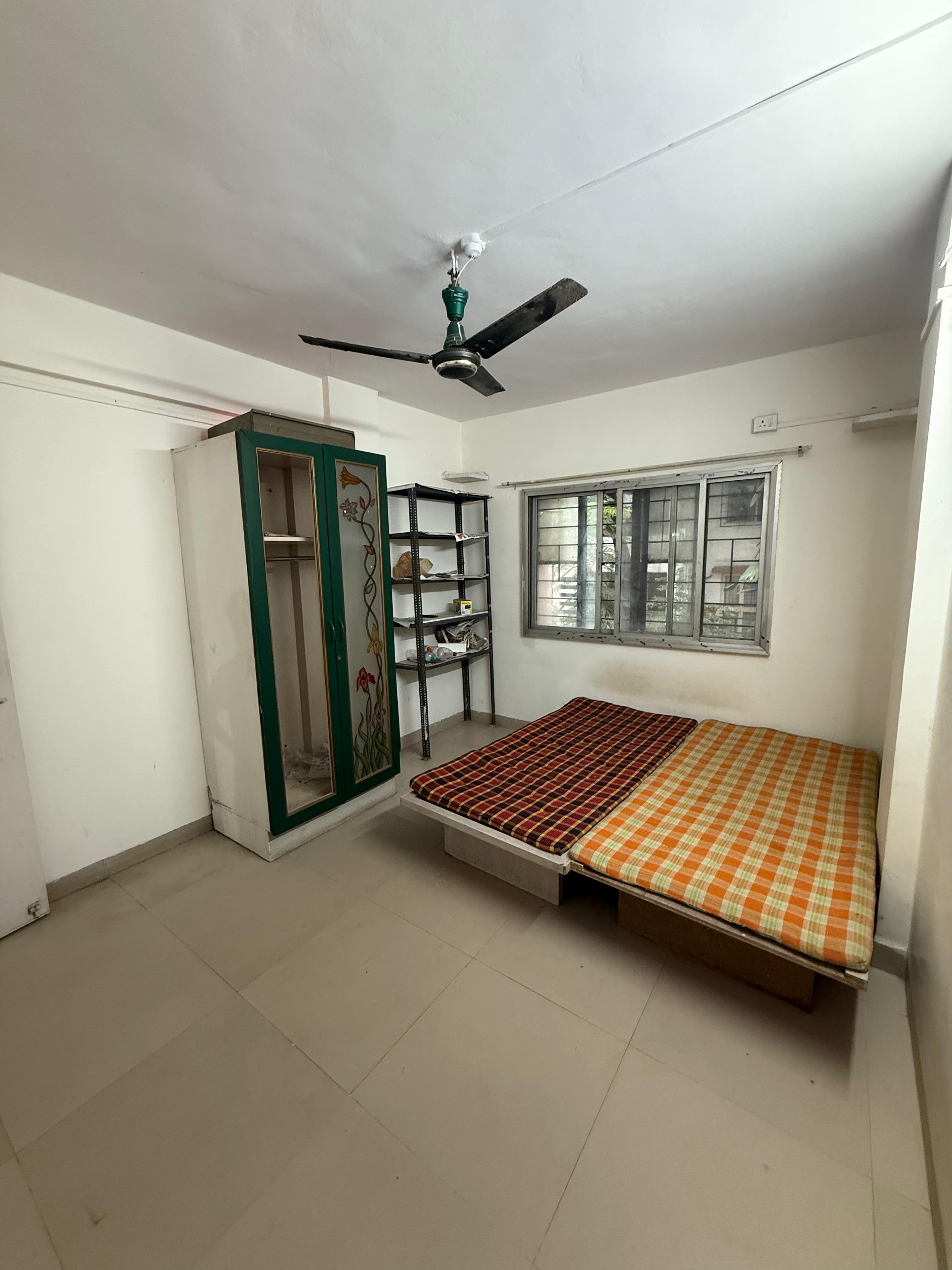 1 BHK 600 Sq.Ft. Apartment in Dhanraj Park Society