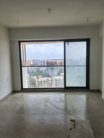 Room in 2 BHK Apartment at Naman Habitat, Andheri West – for Rent