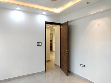 Room in 4 BHK Apartment at Sector 19 Dwarka – for Sale