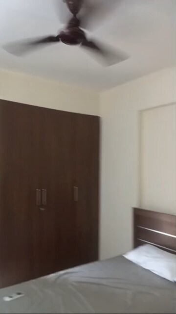 Room in 2 BHK Apartment at Wave Aranyam Valley, Sector 2 Wave City – for Rent