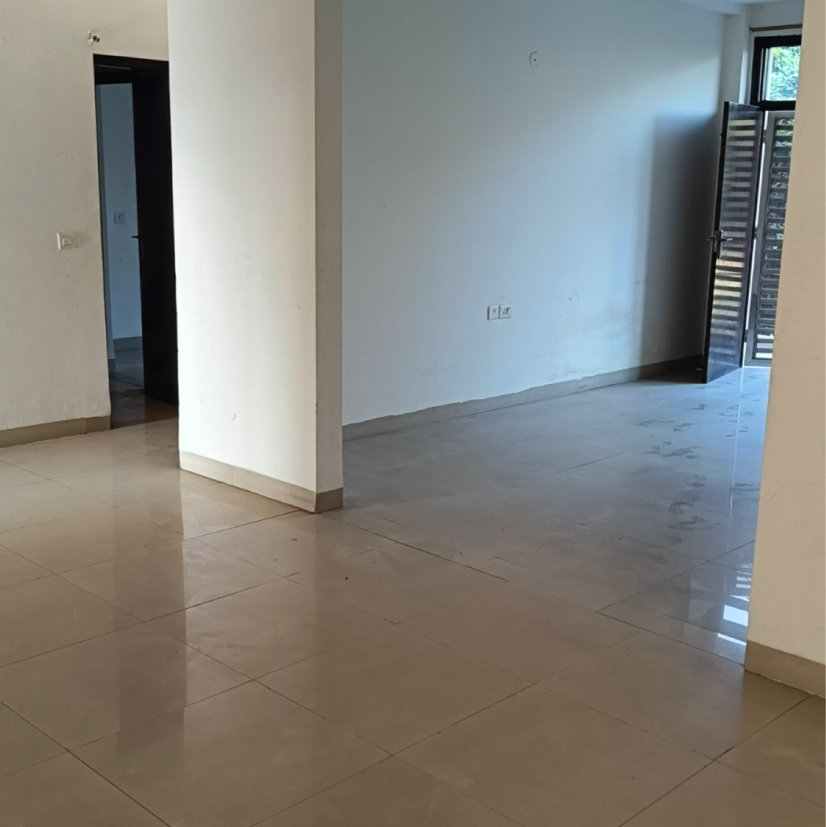 3.5 BHK + Servant Room Builder Floor For Rent in Wave Prime Floors
