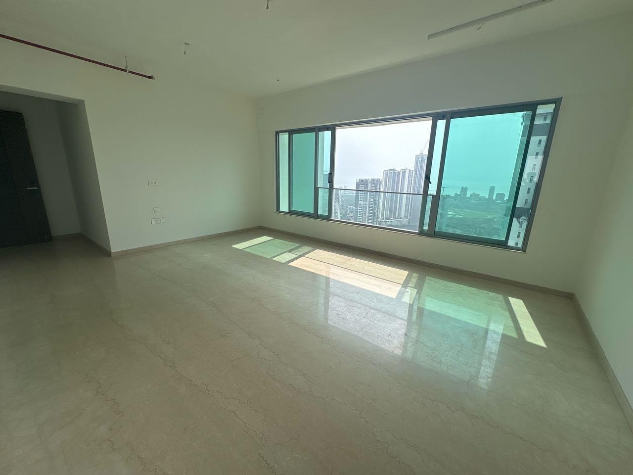 3 BHK + Servant Room Apartment For Sale in Worli