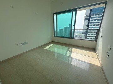 Room in 3 BHK Apartment at Worli – for Sale