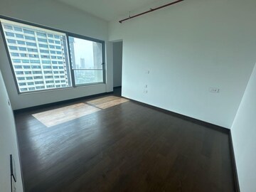 Room in 3 BHK Apartment at Worli – for Sale