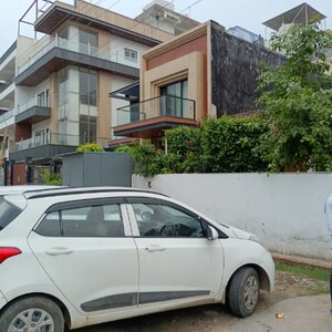  Plot For Sale in ARV Park, Sector 63