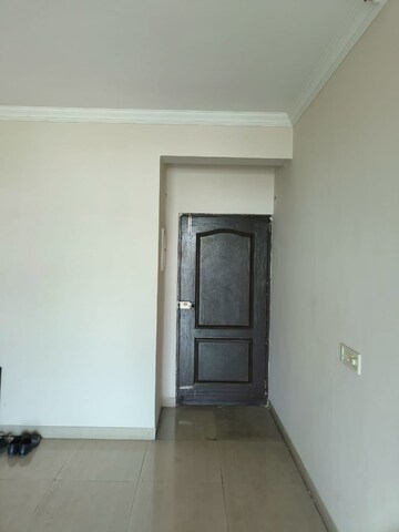 Room in 2 BHK Apartment at Panchsheel Wellington, Dundahera – for Sale