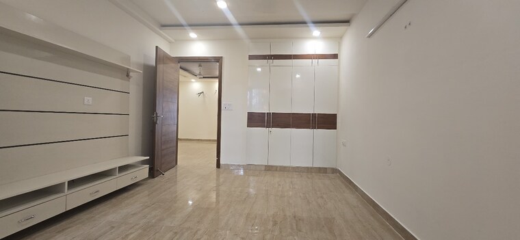 Room, amolik-residency 2 Bedroom 120 Sq.Yd. Builder Floor In Sector 86 Faridabad 8946760