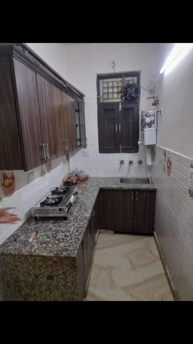 Kitchen, rohini sector 7 1 Bedroom 32 Sq.Mt. Builder Floor In Rohini Sector 7 Delhi 8946758