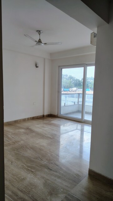 Room in 2 BHK Apartment at Kashish Manor One, Sector 111 – for Sale