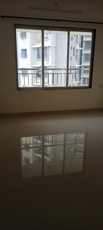 Room in 1 BHK Apartment at Rajendra Dolphin Tower, Malad West – for Rent