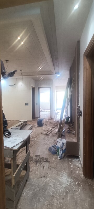 Bathroom in 4 BHK Builder Floor at Rohini Sector 7 – for Sale