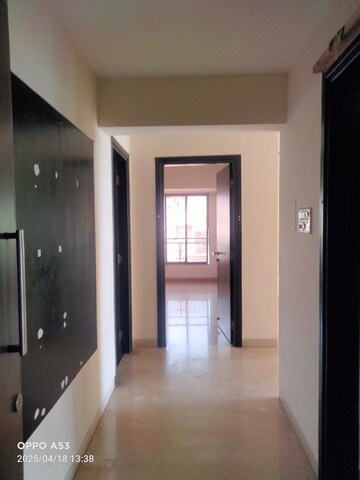 Room in 3 BHK Apartment at Aristo Pearl Residency, Prabhadevi – for Rent