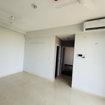 Room in 2 BHK Apartment at Supertech Hues, Sector 68 – for Rent