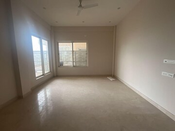 Room in 3 BHK Apartment at Indiabulls Sky Forest, Lower Parel – for Sale