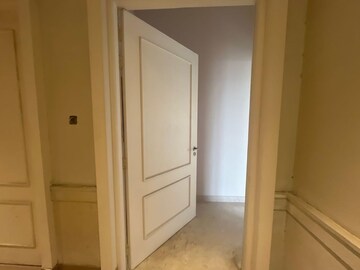 Room in 3 BHK Apartment at Indiabulls Sky Forest, Lower Parel – for Sale