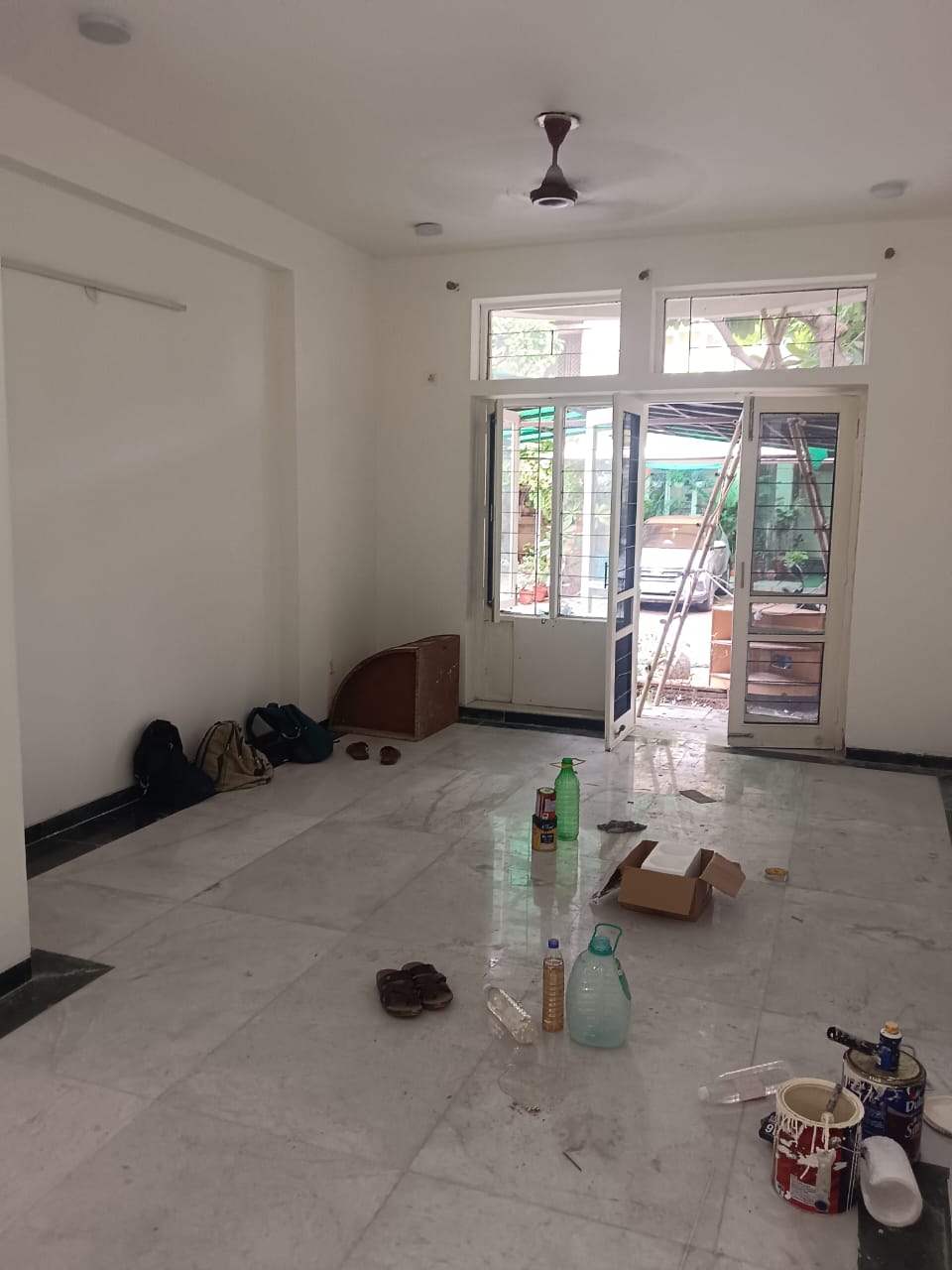 3 BHK + Servant Room Builder Floor For Rent in Unitech Nirvana Country V