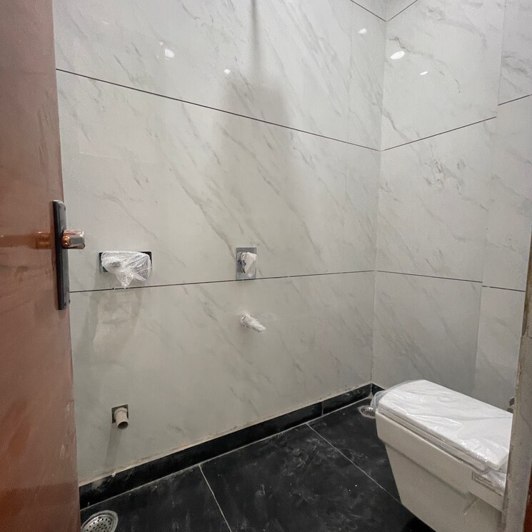 Bathroom, rohini sector 24 2 Bedroom 750 Sq.Ft. Builder Floor In Rohini Sector 24 Delhi 8946906