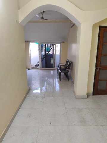 Room in 2 BHK Independent House at Gomti Nagar – for Rent