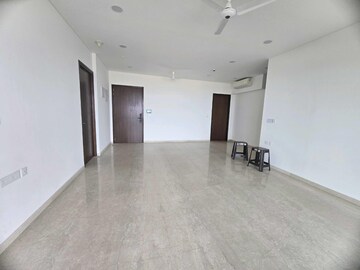 Room in 3 BHK Apartment at Lokhandwala Minerva Mahalaxmi, Mahalaxmi – for Sale