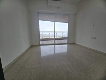 Room in 3 BHK Apartment at Lokhandwala Minerva Mahalaxmi, Mahalaxmi – for Sale