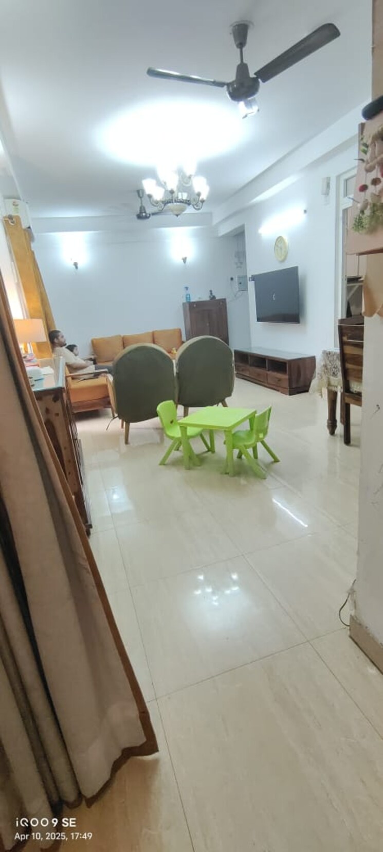 Bathroom, purvanchal-royal-city 3 Bedroom 1970 Sq.Ft. Apartment In Chi V Greater Noida Greater Noida 8946965