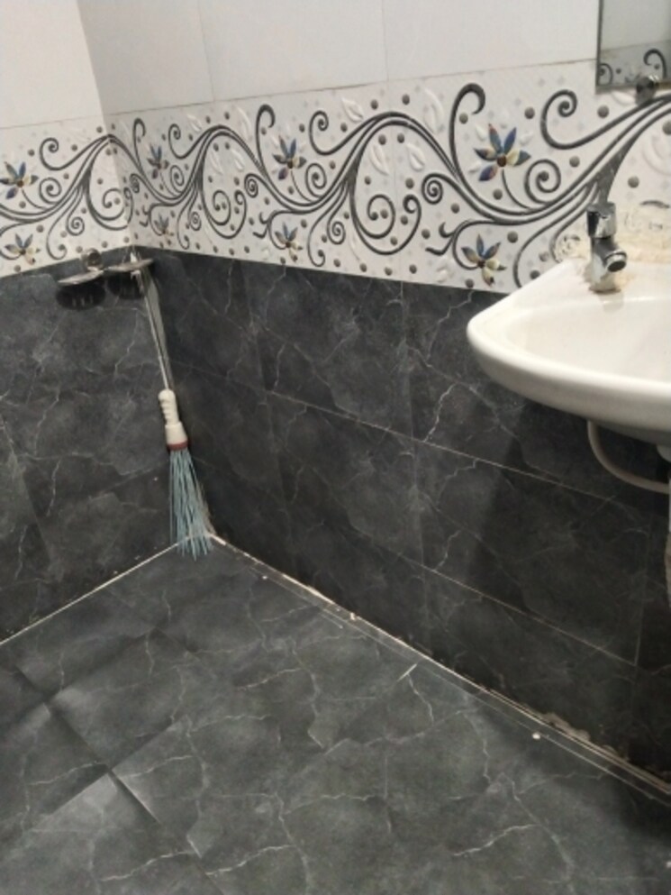 Bathroom, mig-colony-gokhalenagar 1 RK 450 Sq.Ft. Apartment In Gokhalenagar Pune 8947013
