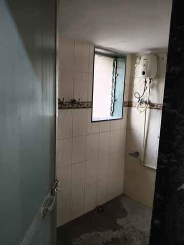 Bathroom in 1 BHK Apartment at Vile Parle West – for Rent