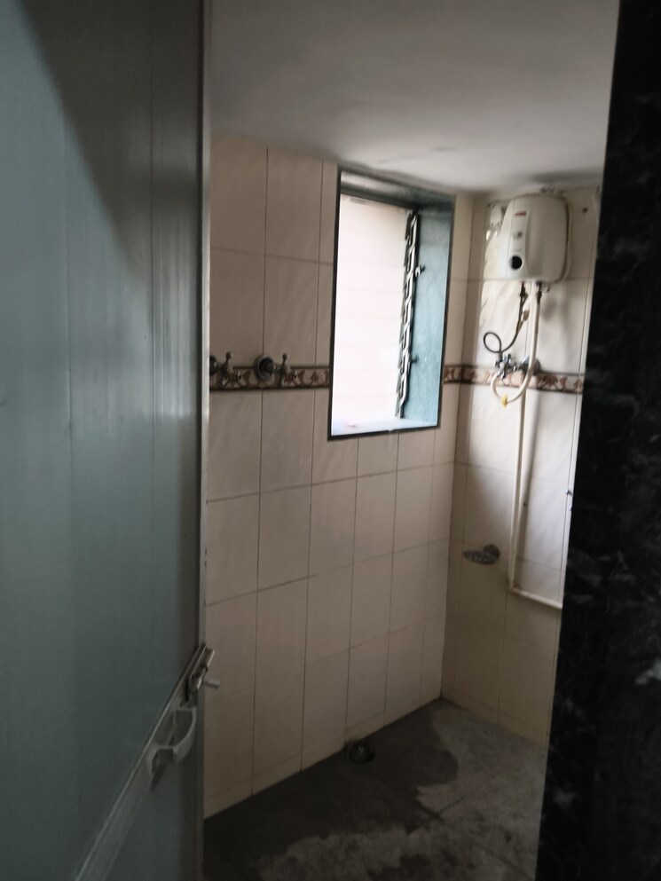 Bathroom, vile parle west 1 Bedroom 500 Sq.Ft. Apartment In Vile Parle West Mumbai 8947179