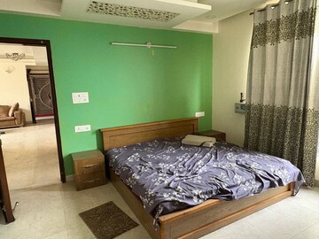 Bedroom in 3 BHK Builder Floor at Unitech Uniworld Resorts-The Residences, Sector 33 – for Rent