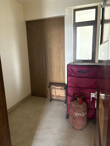 Furnished Amenities in 3 BHK Builder Floor at Unitech Uniworld Resorts-The Residences, Sector 33 – for Rent