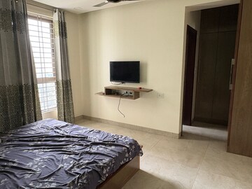 Bedroom in 3 BHK Builder Floor at Unitech Uniworld Resorts-The Residences, Sector 33 – for Rent