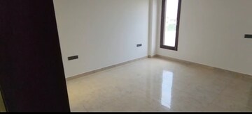 Room in 3 BHK Apartment at Wave Aranyam Valley, Sector 2 Wave City – for Rent