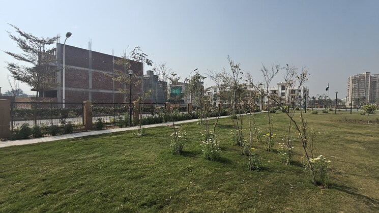 Master Bedroom, bptp-parkland-pride 4 Bedroom 278 Sq.Yd. Builder Floor In Sector 77 Faridabad 8947364