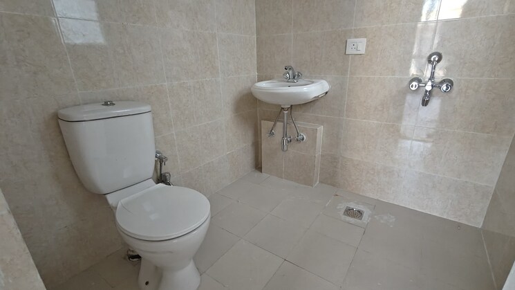 Bathroom, bptp-parkland-pride 4 Bedroom 278 Sq.Yd. Builder Floor In Sector 77 Faridabad 8947364