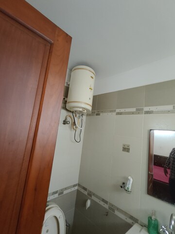 Bathroom in 2 BHK Apartment at Sri Balaji Residency RMV 2nd Stage, Rmv 2nd Stage – for Rent